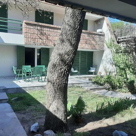 Casa Quinta Seccion A 150 Metros Parque San Martin Y 300 Metros Av Aristides Villanueva เมนโดซา ภายนอก รูปภาพ